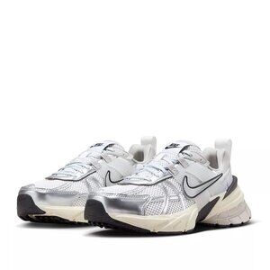 Nike Women’s V2K Running Sneakers – Black & White | NWT | Size 8.5